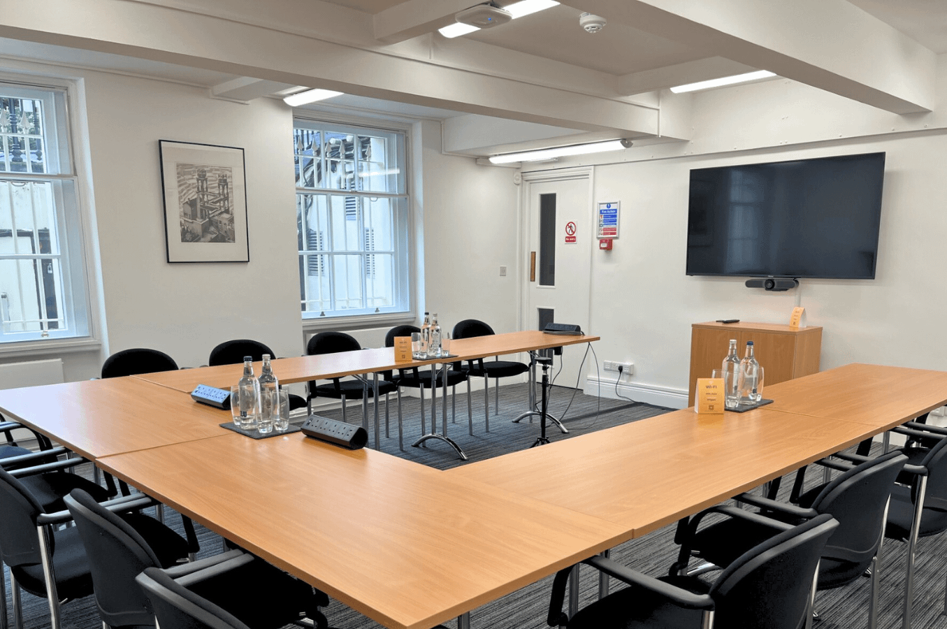 Photo of a medium sized meeting room in a boardroom style